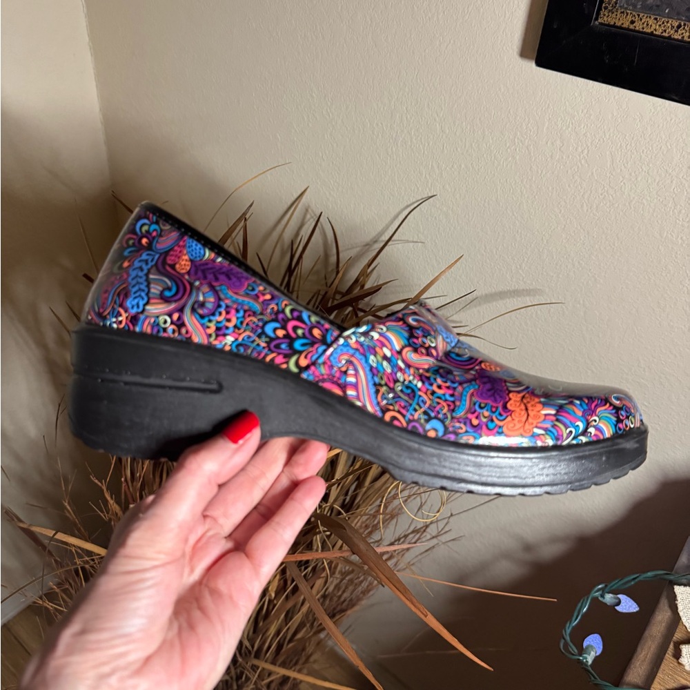 Beautiful Multicolored Clogs That Are Lightweight… - image 6